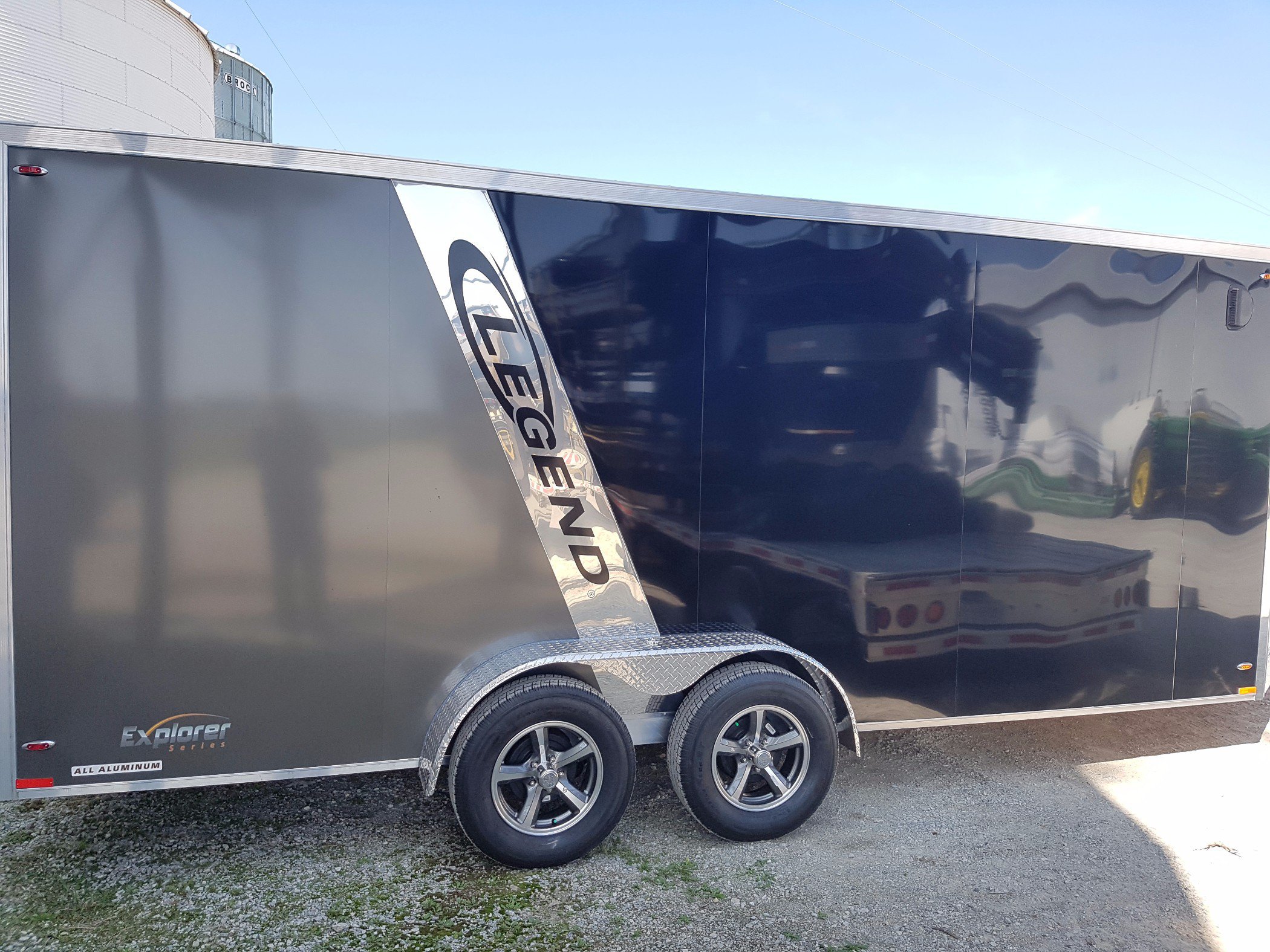 [BYO] 8 Wide Aluminum Deluxe VNose Snowmobile Trailer